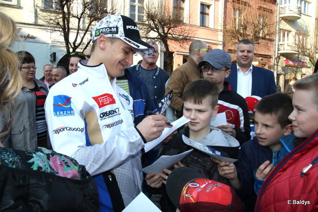 Żużlowcy z kibicami. Na Rynku i w Galerii Leszno (zdjęcia)