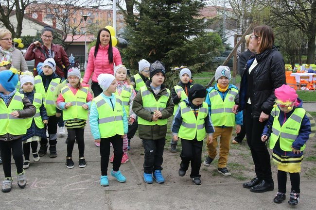 A w przedszkolu roje pszczół (dużo zdjęć)