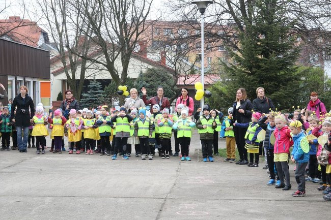 A w przedszkolu roje pszczół (dużo zdjęć)
