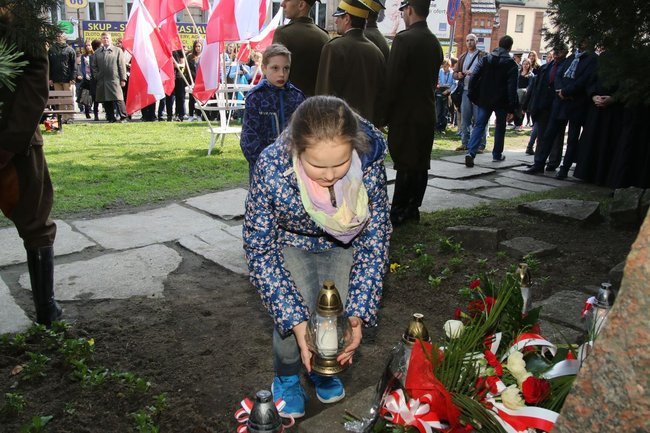 Rocznica zbrodni katyńskiej (zdjęcia)