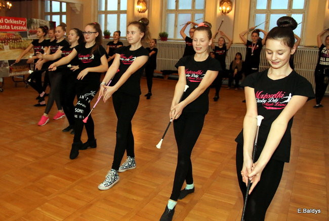 Tort za medale. Dla leszczyńskich Mażoretek (zdjęcia)