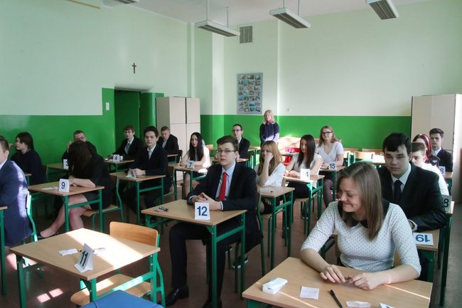 Gimnazjaliści zdają egzaminy. Potrwają trzy dni (zdjęcia)