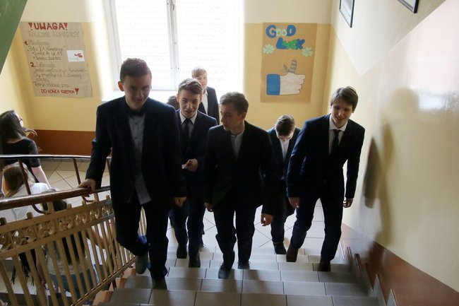 Gimnazjaliści zdają egzaminy. Potrwają trzy dni (zdjęcia)