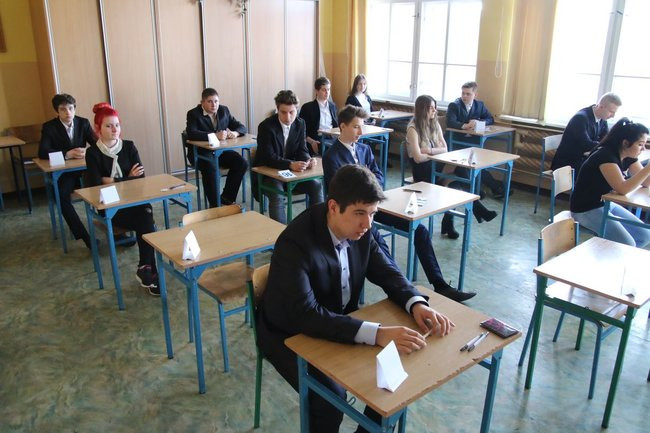 Gimnazjaliści zdają egzaminy. Potrwają trzy dni (zdjęcia)