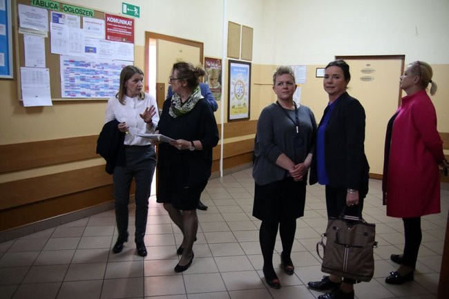 Gimnazjaliści zdają egzaminy. Potrwają trzy dni (zdjęcia)