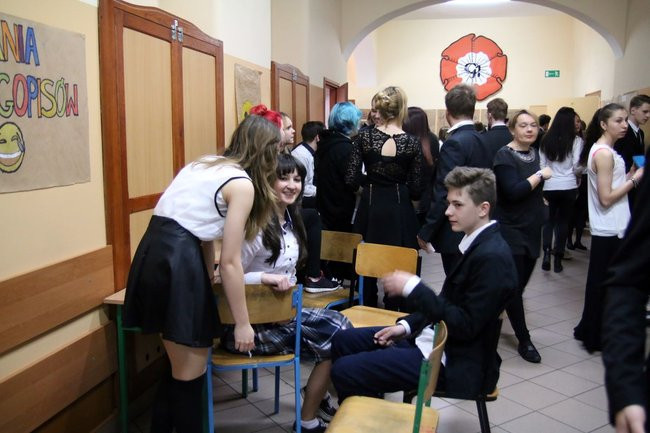 Gimnazjaliści zdają egzaminy. Potrwają trzy dni (zdjęcia)