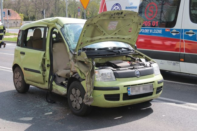 Drugie zderzenie na tym na tym samym skrzyżowaniu (zdjęcia)