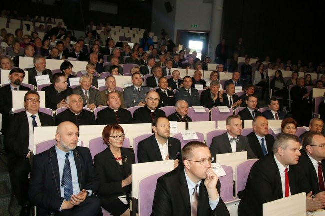 Sesja RM z okazji rocznicy chrztu Polski (zdjęcia)