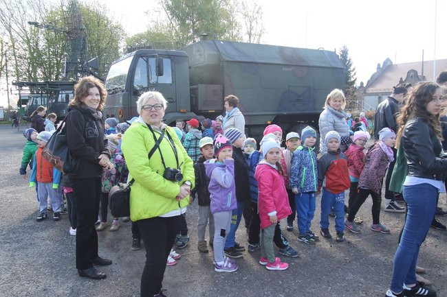 Można wejść za wojskową bramę (zdjęcia)