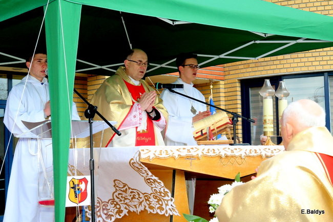 Msza z okazji 1050-lecia Chrztu Polski. Odsłonięcie figury Maryjnej (zdjęcia)