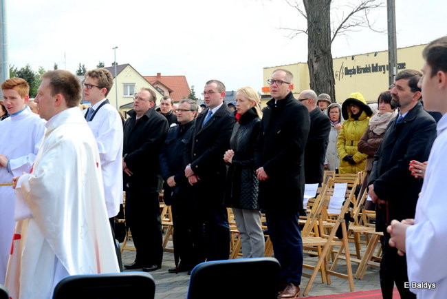 Msza z okazji 1050-lecia Chrztu Polski. Odsłonięcie figury Maryjnej (zdjęcia)