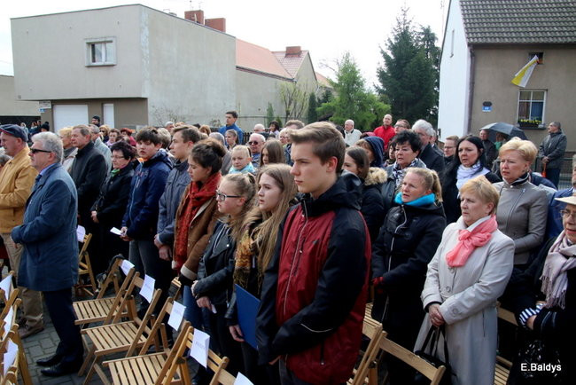 Msza z okazji 1050-lecia Chrztu Polski. Odsłonięcie figury Maryjnej (zdjęcia)