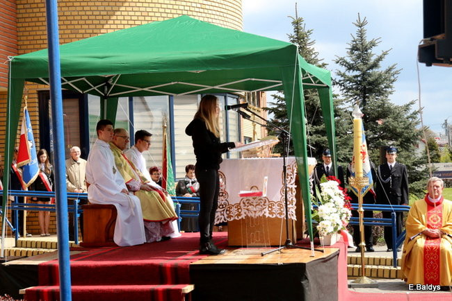 Msza z okazji 1050-lecia Chrztu Polski. Odsłonięcie figury Maryjnej (zdjęcia)