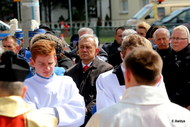 Msza z okazji 1050-lecia Chrztu Polski. Odsłonięcie figury Maryjnej (zdjęcia)