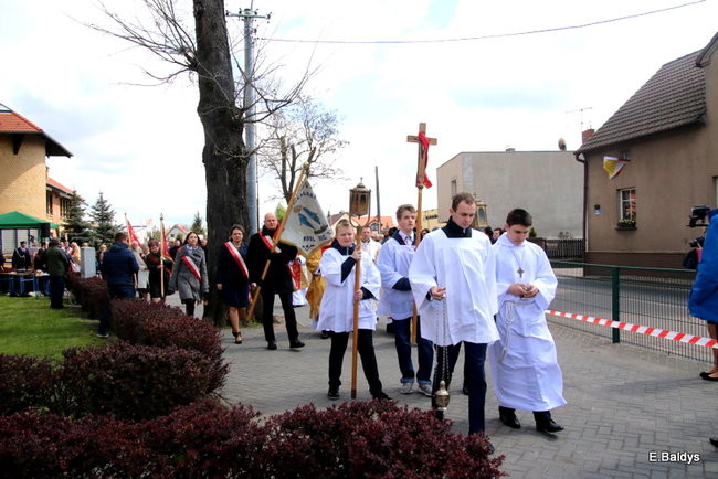 Msza z okazji 1050-lecia Chrztu Polski. Odsłonięcie figury Maryjnej (zdjęcia)