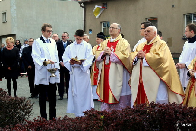 Msza z okazji 1050-lecia Chrztu Polski. Odsłonięcie figury Maryjnej (zdjęcia)