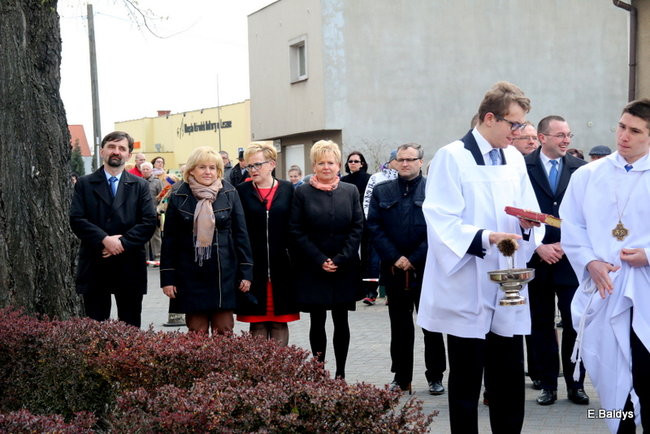 Msza z okazji 1050-lecia Chrztu Polski. Odsłonięcie figury Maryjnej (zdjęcia)