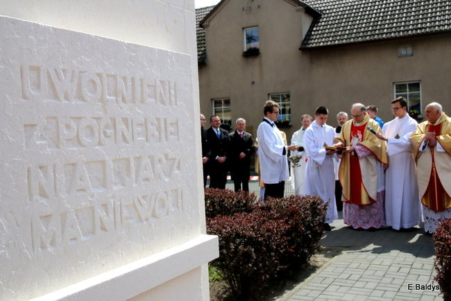 Msza z okazji 1050-lecia Chrztu Polski. Odsłonięcie figury Maryjnej (zdjęcia)