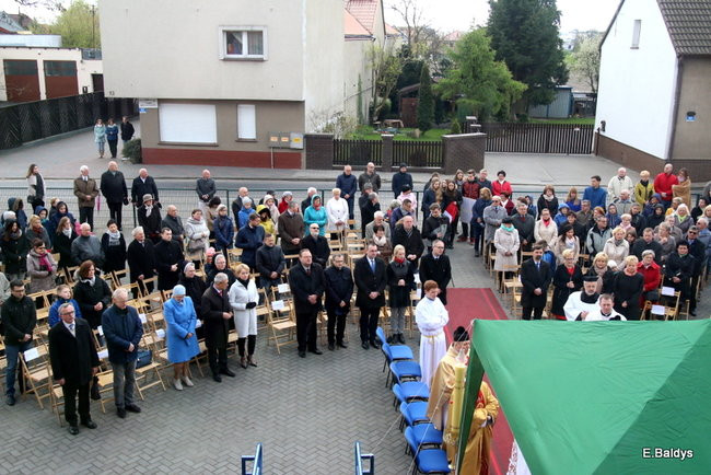 Msza z okazji 1050-lecia Chrztu Polski. Odsłonięcie figury Maryjnej (zdjęcia)