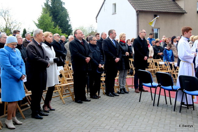 Msza z okazji 1050-lecia Chrztu Polski. Odsłonięcie figury Maryjnej (zdjęcia)