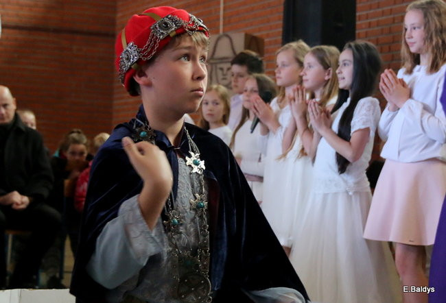 Msza z okazji 1050-lecia Chrztu Polski. Odsłonięcie figury Maryjnej (zdjęcia)