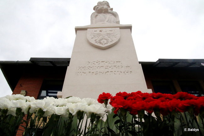 Msza z okazji 1050-lecia Chrztu Polski. Odsłonięcie figury Maryjnej (zdjęcia)