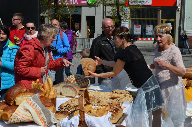 Szlifowanie Bruku zakończone. Konkurs trwa (zdjęcia)