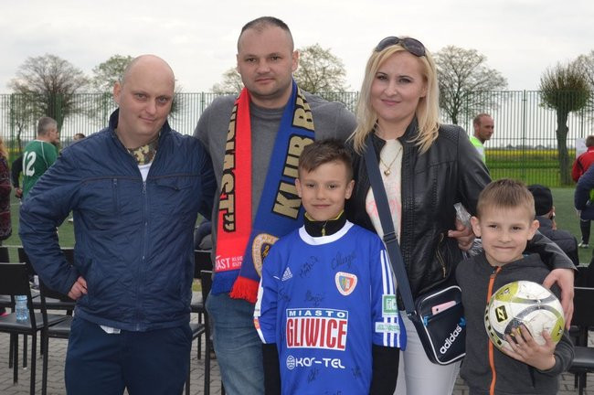 Piłkarze zagrali dla Bartka (zdjęcia)