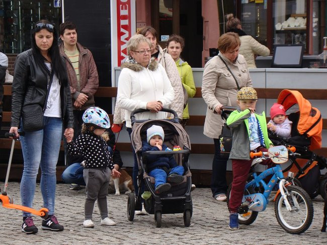 Flagi rozeszły się w kilka chwil (kilka zdjęć)