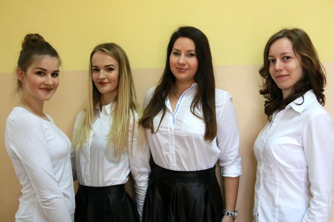 Przeszło tysiąc maturzystów rozpoczęło egzamin (zdjęcia)