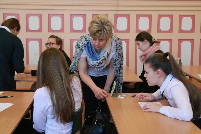 Przeszło tysiąc maturzystów rozpoczęło egzamin (zdjęcia)
