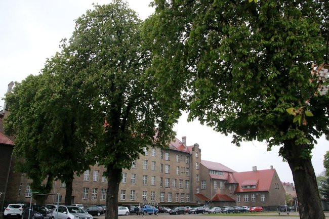 Przeszło tysiąc maturzystów rozpoczęło egzamin (zdjęcia)