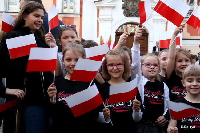 Oklaski i gwizdy na powitanie prezydenta Andrzeja Dudy (zdjęcia, film)