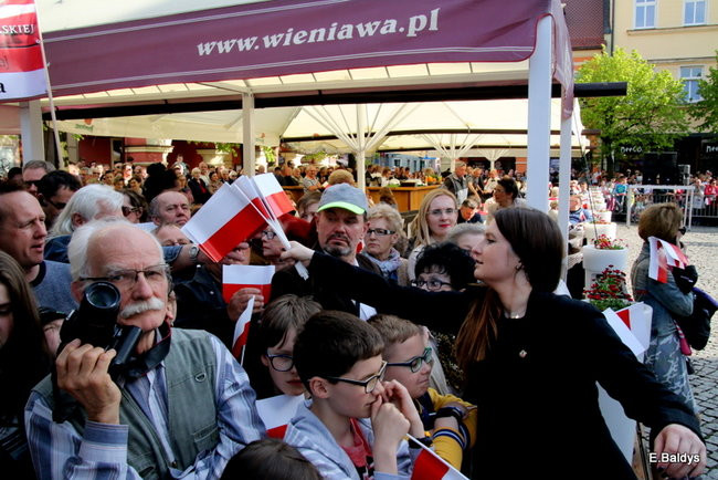 Oklaski i gwizdy na powitanie prezydenta Andrzeja Dudy (zdjęcia, film)