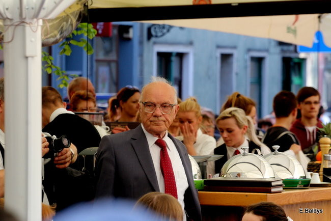 Oklaski i gwizdy na powitanie prezydenta Andrzeja Dudy (zdjęcia, film)