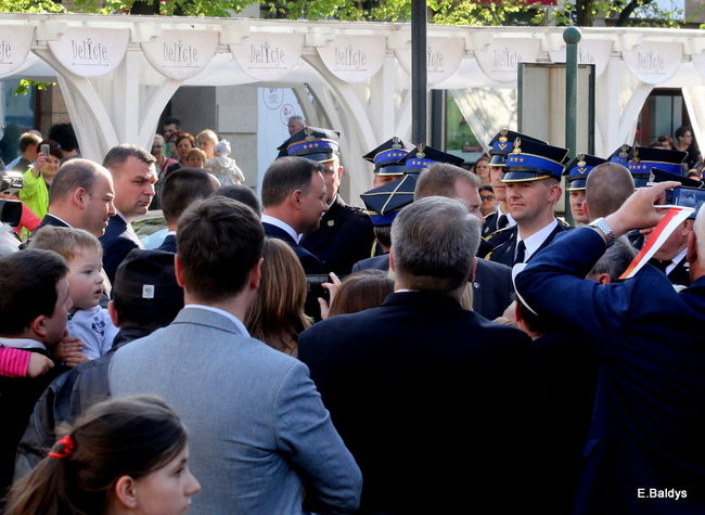 Oklaski i gwizdy na powitanie prezydenta Andrzeja Dudy (zdjęcia, film)