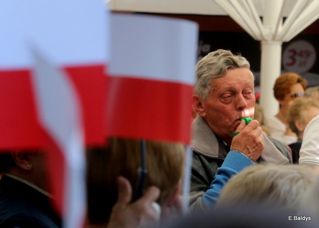 Oklaski i gwizdy na powitanie prezydenta Andrzeja Dudy (zdjęcia, film)
