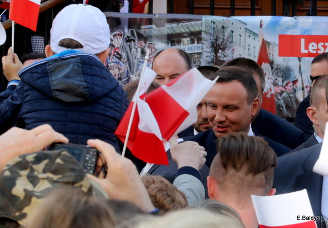 Oklaski i gwizdy na powitanie prezydenta Andrzeja Dudy (zdjęcia, film)