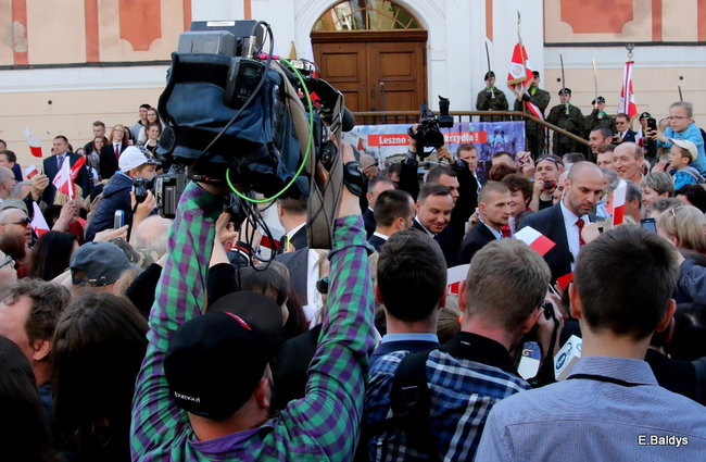 Oklaski i gwizdy na powitanie prezydenta Andrzeja Dudy (zdjęcia, film)