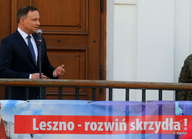 Oklaski i gwizdy na powitanie prezydenta Andrzeja Dudy (zdjęcia, film)