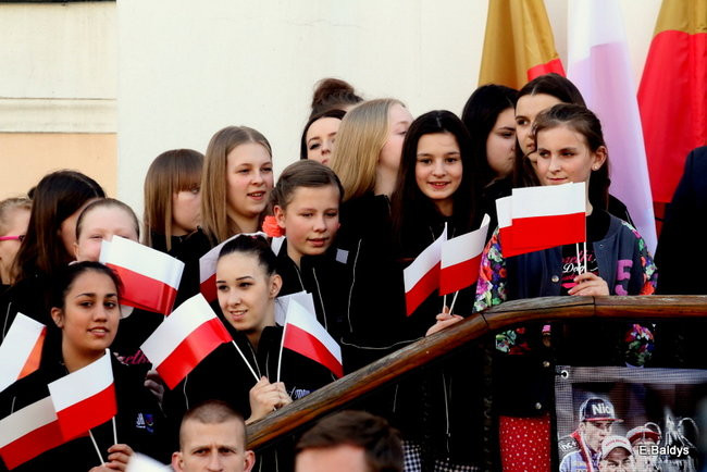 Oklaski i gwizdy na powitanie prezydenta Andrzeja Dudy (zdjęcia, film)