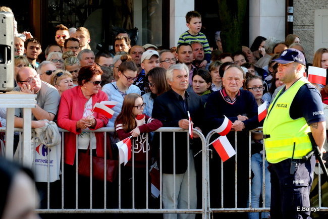 Oklaski i gwizdy na powitanie prezydenta Andrzeja Dudy (zdjęcia, film)