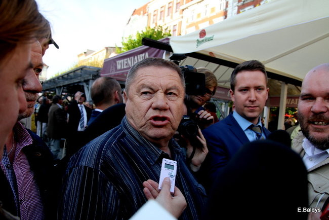 Oklaski i gwizdy na powitanie prezydenta Andrzeja Dudy (zdjęcia, film)