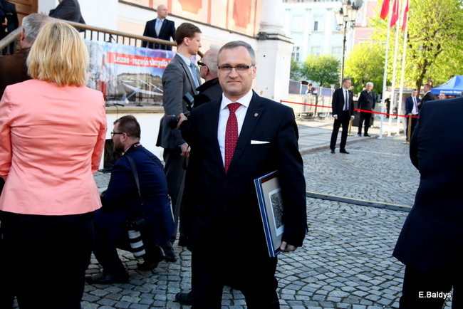 Oklaski i gwizdy na powitanie prezydenta Andrzeja Dudy (zdjęcia, film)