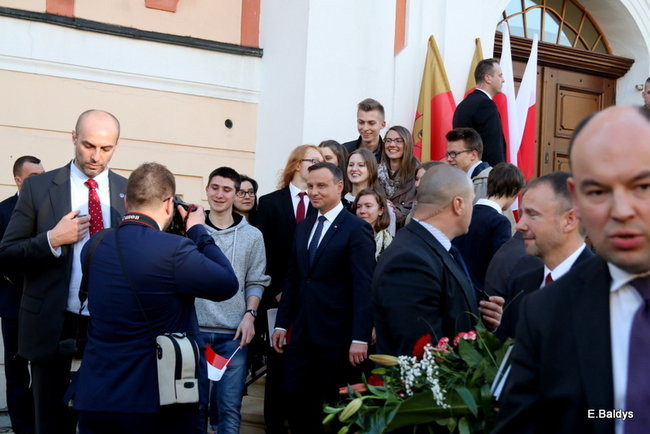 Oklaski i gwizdy na powitanie prezydenta Andrzeja Dudy (zdjęcia, film)