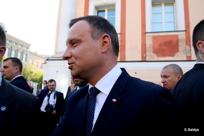 Oklaski i gwizdy na powitanie prezydenta Andrzeja Dudy (zdjęcia, film)