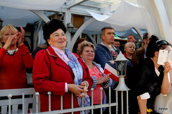 Oklaski i gwizdy na powitanie prezydenta Andrzeja Dudy (zdjęcia, film)