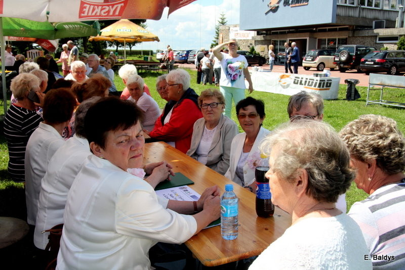 Festyn Seniorów na lotnisku (zdjęcia)