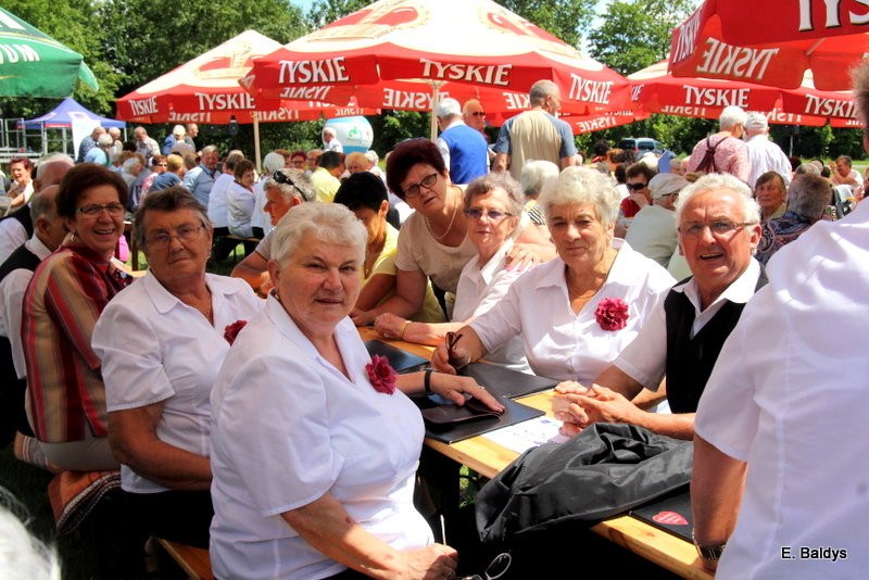 Festyn Seniorów na lotnisku (zdjęcia)