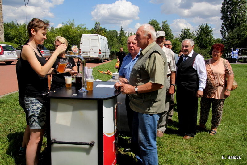 Festyn Seniorów na lotnisku (zdjęcia)